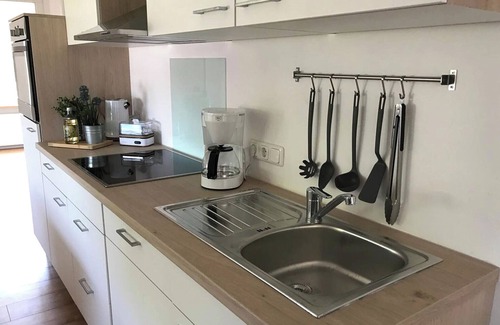 Heide Apartment | Apartment 'Landliebe' with Private Terrace, Private Garden and Wi-Fi
