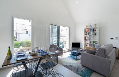 Quiberon Apartment | Apartment Le Clos Moguer-1 by Interhome