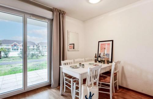 Le Verdon-sur-Mer Apartment | Apartment Les Alcyons T3 by Interhome