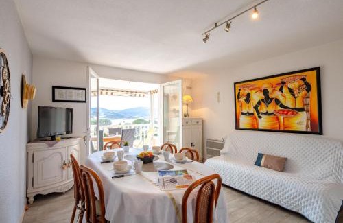 Agay Apartment | Apartment Les Coraux by Interhome