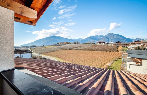 Naz Apartment | Apartment 'Linder 21' with Mountain View, Shared Pool and Wi-Fi