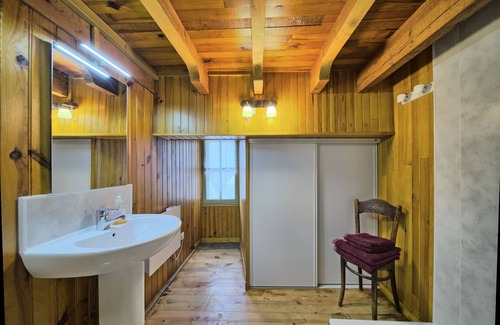 Arreau Apartment | Apartment 'Loft En Duplex Avec Balcon Et Vue' with Mountain View and Balcony