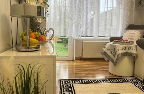 Havering Park Apartment | Apartment Luxe FREE WIFI, FREE PARKING, FREE NETFLIX