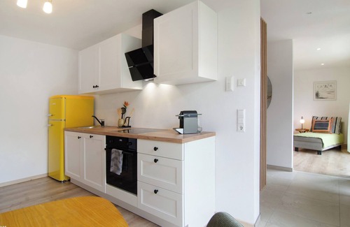 Unteruhldingen Apartment | Apartment 'Meili's Haus' with Private Terrace, Private Garden and Wi-Fi