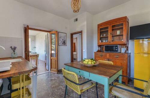 Seccheto Apartment | Apartment 'Magnolia P1' with Private Terrace, Wi-Fi and Air Conditioning