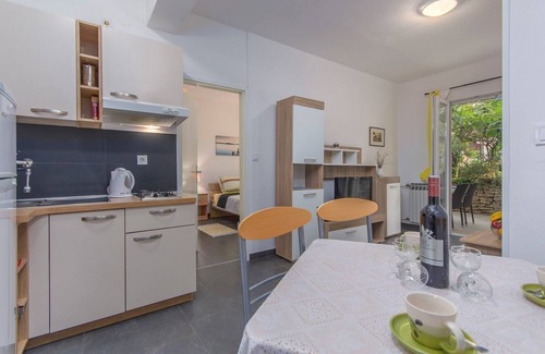 Porec Apartment | Apartment Majic with Terrace and Garden