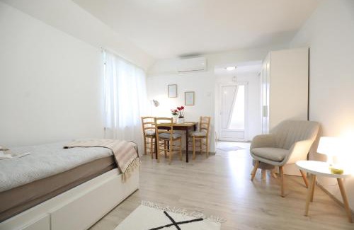 Gregovica Apartment | Apartment Mir