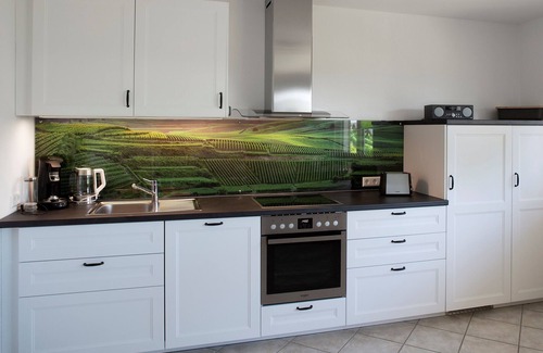 Oberrotweil Apartment | Apartment 'Mit 65qm' with Private Terrace, Private Garden and Wi-Fi