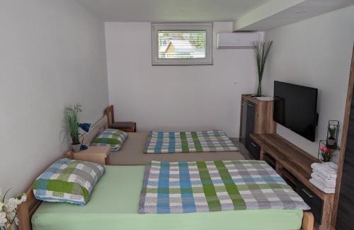 Zirovnica Apartment | Apartment Mojca near Bled