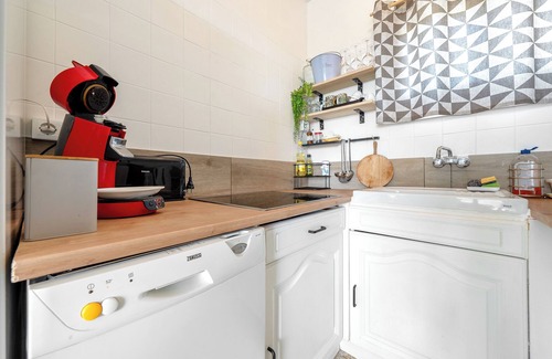 Creixell Apartment | Apartment 'Montsant' with Sea Views, Private Terrace and Air Conditioning