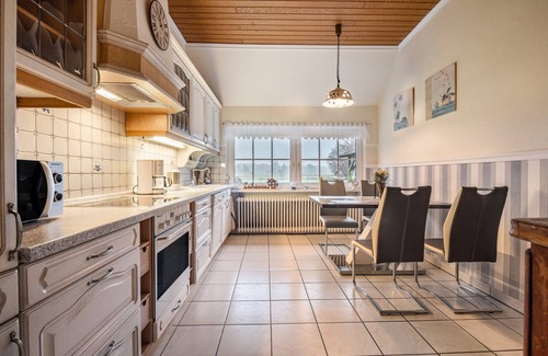 Ovelgonne Apartment | Apartment 'Mooroase Bauerngarten' with Private Terrace, Private Garden and Wi-Fi