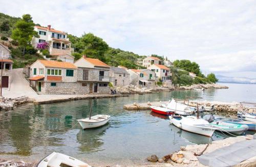 Cove Donja Krusica (Donje selo) Apartment | Apartment More