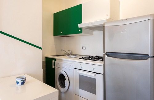 Porto Palo Apartment | Apartment 'Nausica Con Vista Mare Laterale' with Sea View, Wi-Fi and Air Conditioning
