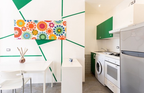 Porto Palo Apartment | Apartment 'Nausica Con Vista Mare Laterale' with Sea View, Wi-Fi and Air Conditioning