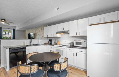 Williamstown Apartment | Apartment near Ark for 6 Guests - with Free Parking