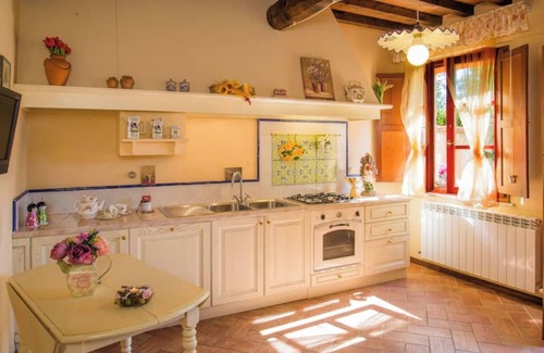 Montaione Apartment | Apartment 'Nel cuore della Toscana' ' with Shared Pool, Private Terrace and Wi-Fi