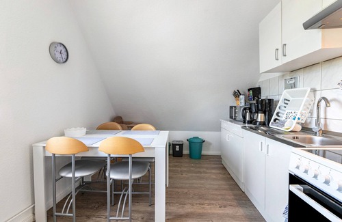 Klein Wittensee Apartment | Apartment 'Neue Ruhige Ferienwohnung' with Lake View and Wi-Fi