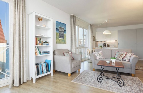Laboe Apartment | Apartment no. 17 with balcony in the apartment house Strandhotel Laboe