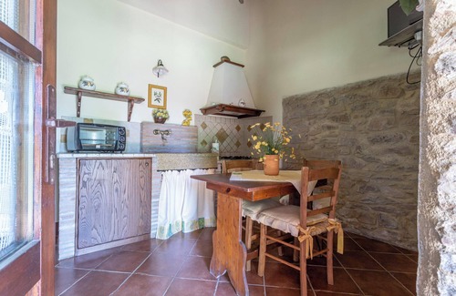 Magliano in Toscana Other | Apartment Olivo with Terrace, Shared Pool & Wi-Fi