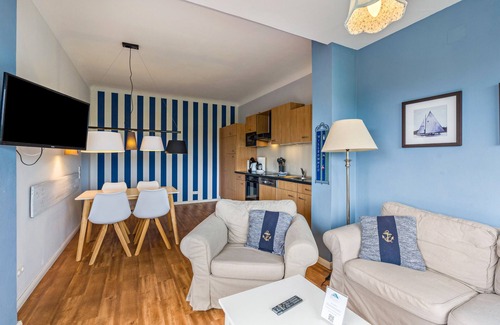 Kronsgaard Apartment | Apartment 'Ostseeblick Fewo 4' with Private Terrace and Wi-Fi