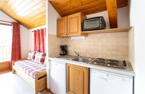 La Joue du Loup Apartment | Apartment overlooking the slopes, for 8 people