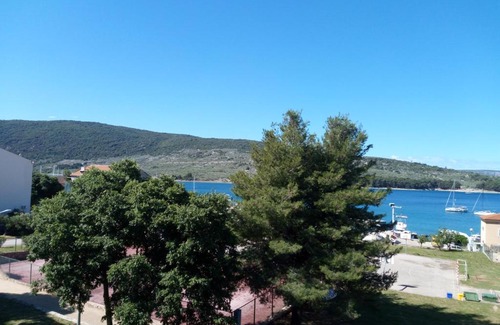 Cres Apartment | Apartment Panorama with private parking