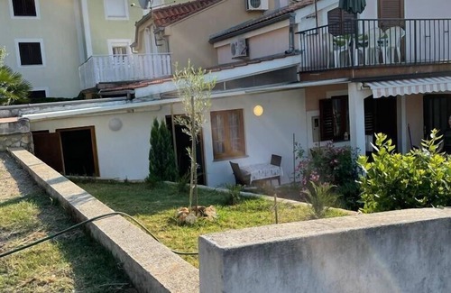 Milcetici Apartment | Apartment Pape Studio no. 1 * with terrace