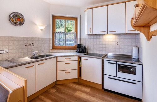 Sluderno Apartment | Apartment 'Patztauhof Tartscher Bühel' with Mountain View, Private Terrace and Wi-Fi