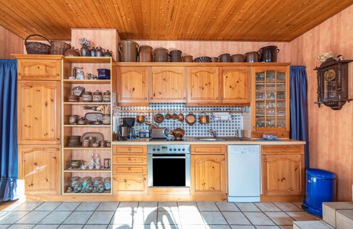 Hildesheim District Apartment | Apartment 'Pension Schlachter's Hius' with Private Terrace and Wi-Fi
