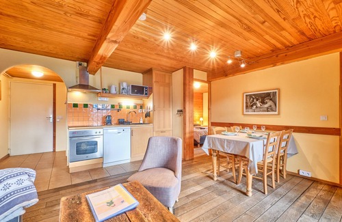 Villard-Reculas Apartment | Apartment 'Petit Prince' with Mountain View, Balcony and Wi-Fi