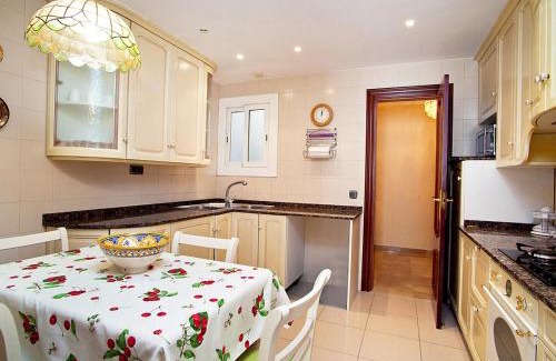 L'Antiga Esquerra de l'Eixample Apartment | Apartment Pg Gracia - Valencia by Interhome