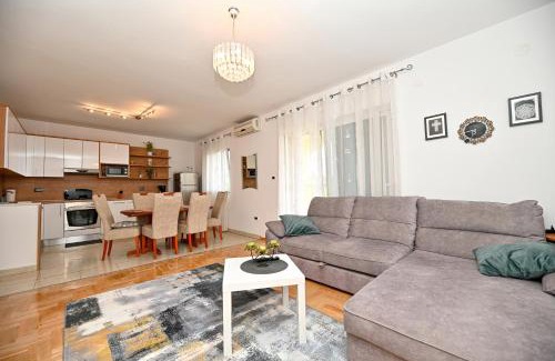 Razanac Apartment | Apartment Ražanac Nikola