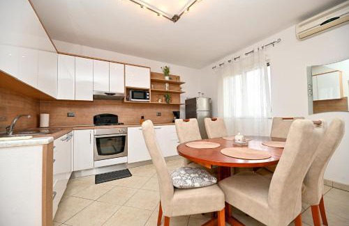 Razanac Apartment | Apartment Ražanac Nikola