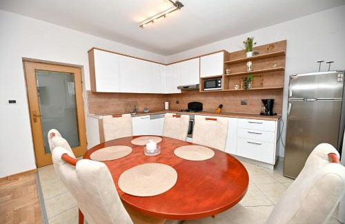 Razanac Apartment | Apartment Ražanac Nikola