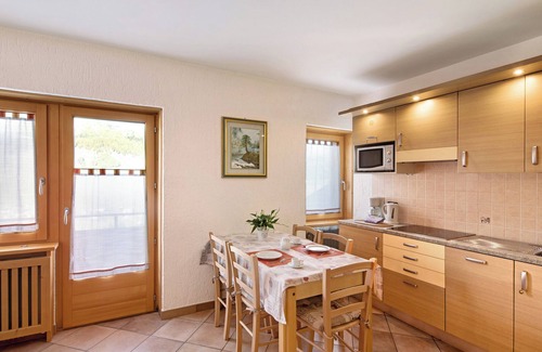 Teola Apartment | Apartment Residence Attila Panorama with Mountain View, Balcony & Wi-Fi