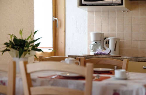 Teola Apartment | Apartment Residence Attila Panorama with Mountain View, Balcony & Wi-Fi