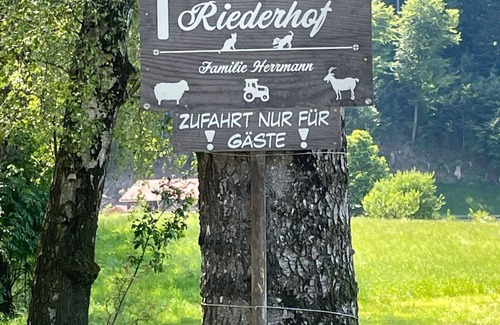 Flintsbach A. Inn Apartment | Apartment Riederhof 130 square meters, 3 bedrooms for up to 10 pers