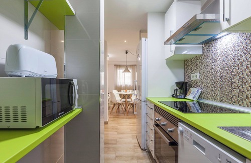 San Carlos-Tartessos Apartment | Apartment 'Ritual Sevilla Santa Justa 2' with Balcony, Wi-Fi and Air Conditioning