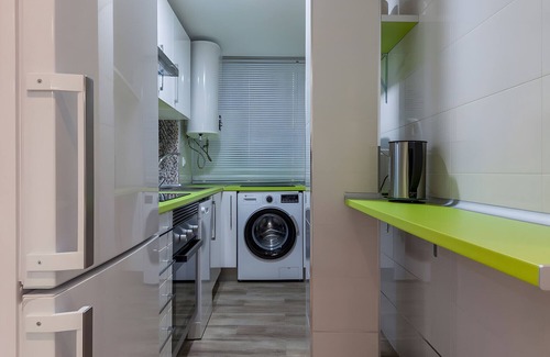 San Carlos-Tartessos Apartment | Apartment 'Ritual Sevilla Santa Justa 2' with Balcony, Wi-Fi and Air Conditioning