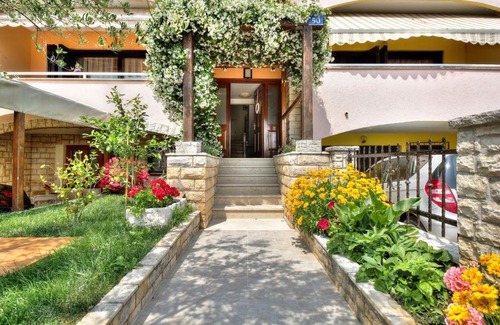 Murine Apartment | Apartment Roko