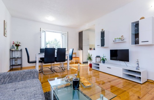 Banici Apartment | Apartment & Rooms Maždin - One Bedroom Apartment with Balcony and Sea View