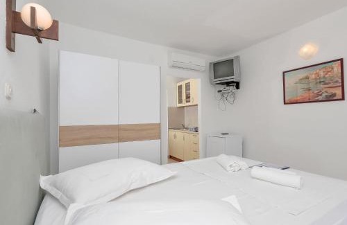 Pokrivenik Apartment | Apartment Rubin-10 by Interhome