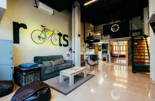 En Corts Apartment | Apartment Ruzafa Roots, 12 min to Centre, Smart TV, Wine
