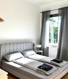 Linn Apartment | Apartment Savanna im historischen Stadtkern Linn in Krefeld, nähe Düsseldorf Messe, Airport, Parkmöglichkeiten direkt vor dem Haus