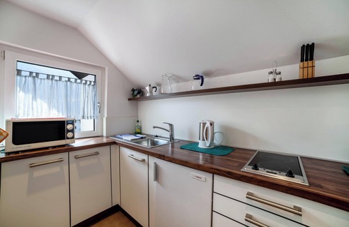 Rabla Apartment | Apartment "Schnitzer - Enzian" with Mountain View, Wi-Fi, Balcony & Garden