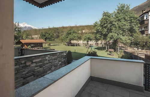 Silandro Apartment | Apartment 'Schnatzhof Typ B9' with Mountain View, Shared Pool and Wi-Fi