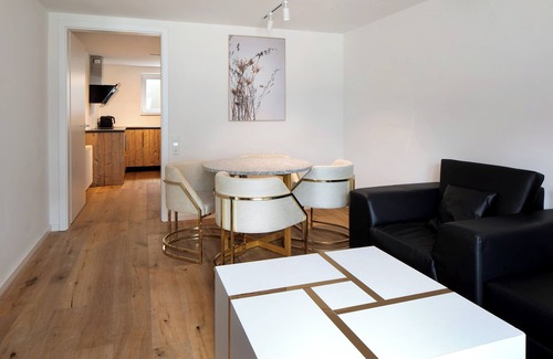 Hofsgrund Apartment | Apartment 'Selinas Und Gentjanas Kuckucksnest' with Mountain View, Shared Garden and Wi-Fi