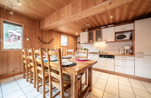 Saint-Jean-dʼAulps Apartment | Apartment 'Sherpa 2 - 14 People' with Mountain View, Shared Terrace and Wi-Fi