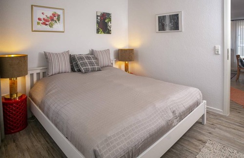Einbeck Apartment | Apartment, shower and bath, toilet, good as new
