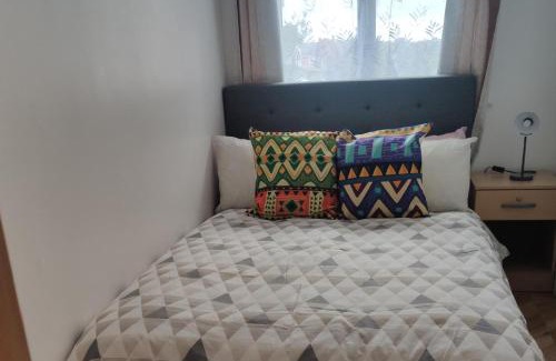 Colchester Apartment | Apartment - Sleeps 4 - Parking - WiFi